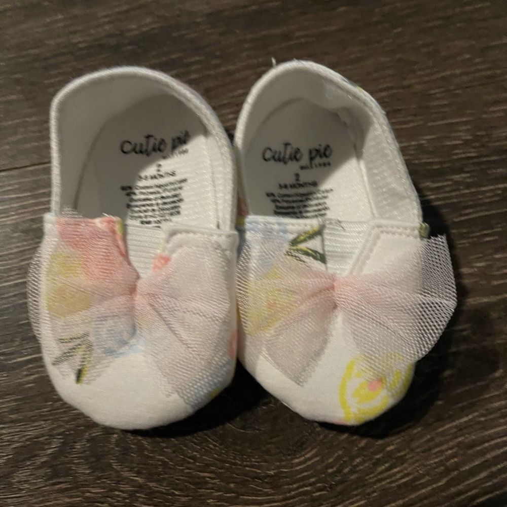 Flower Shoes with Bows